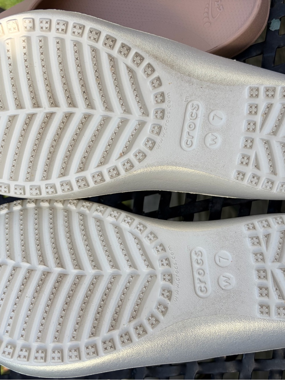 CROCS Women's Metallic Silver Slide Sandals 7 - Picture 5 of 5